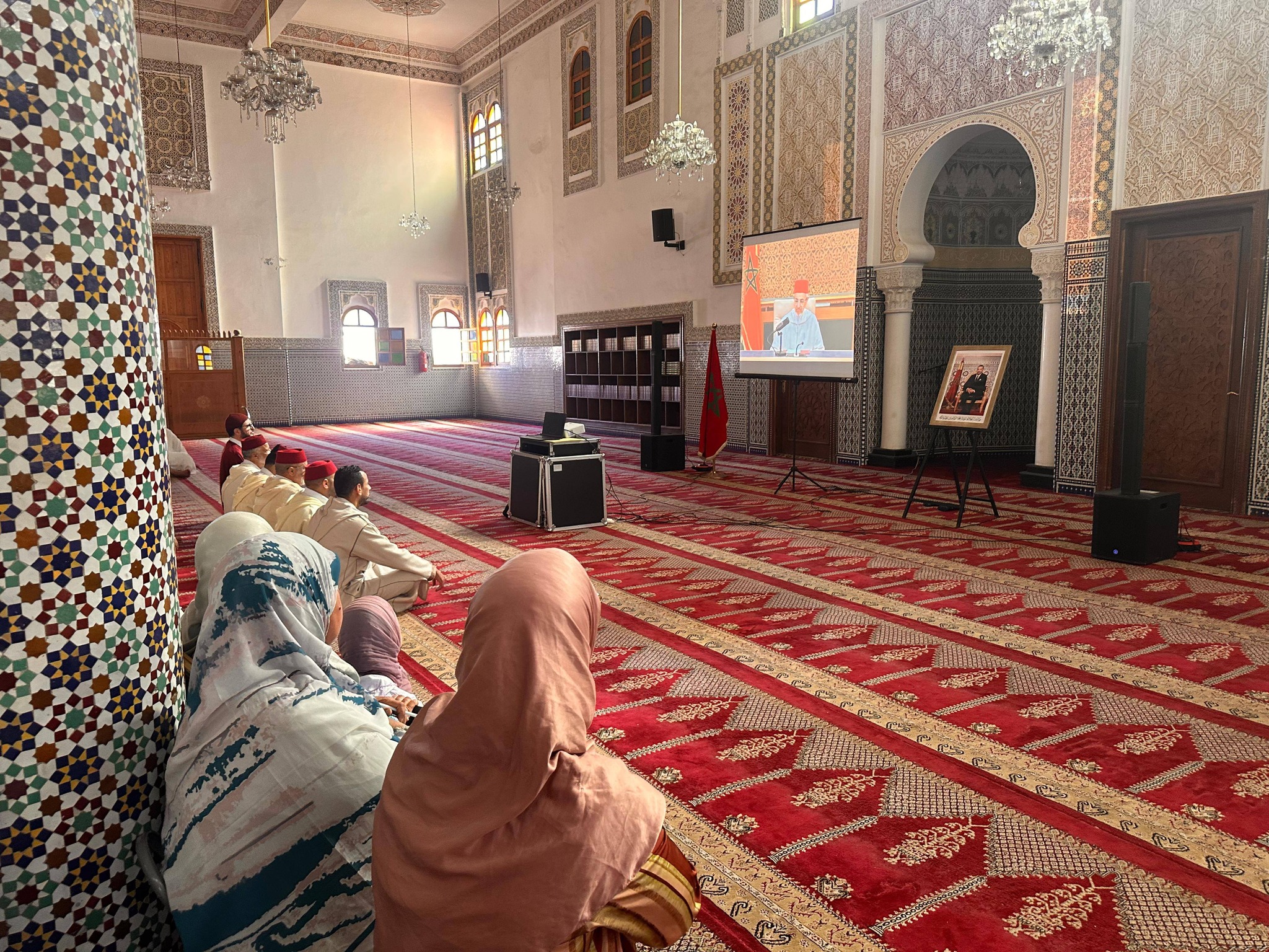 صور توثيقية للقاء الخاص بالاستماع إلى كلمة فضيلة السيد الأمين العام للمجلس العلمي الأعلى ب