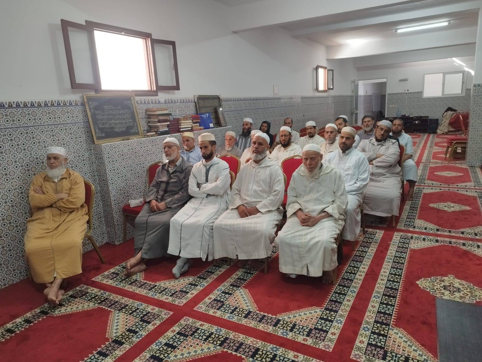 صور توثيقية للقاء الخاص بالاستماع إلى كلمة فضيلة السيد الأمين العام للمجلس العلمي الأعلى ب