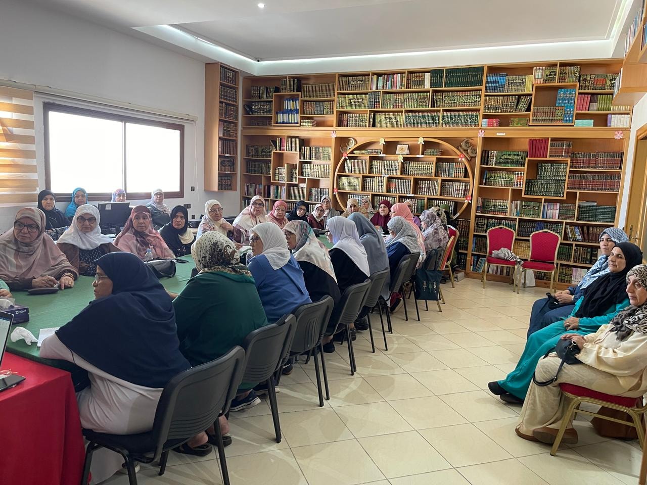 لقاء تواصليا لفائدة مؤطرات القرآن الكريم، تحت شعار: "الرسول صلى الله عليه وسلم قدوة في التربية واللين"