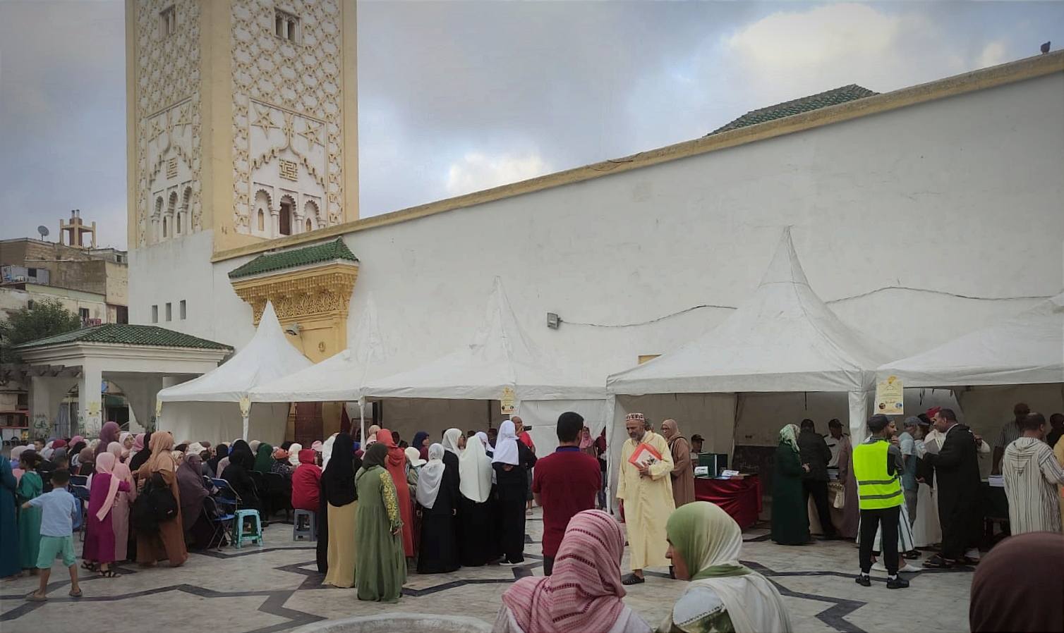 في مشهد جمع بين إشعاع الرسالة النبوية ونبل المعرفة، وبين التربية على القيم والانفتاح على ع