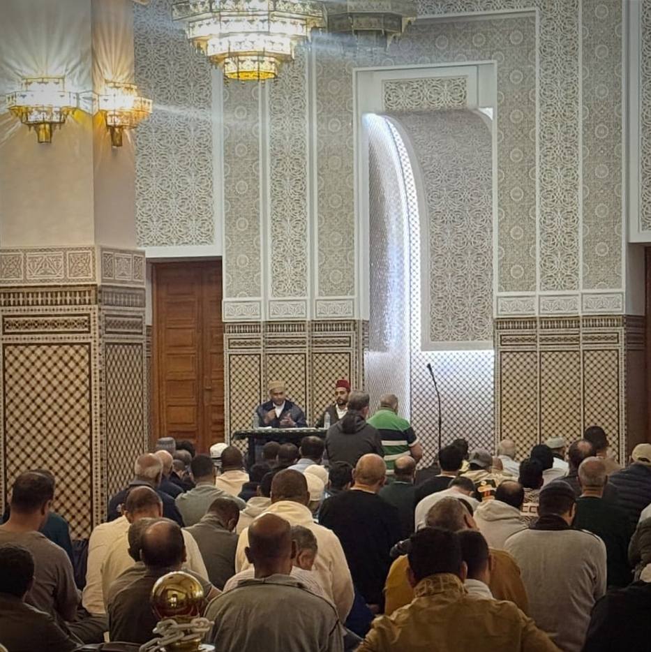 صور من الندوة العلمية بمسجد الفجر بالصخور السوداء، بعنوان: "بيان الأحكام المتعلقة بمن تنقص