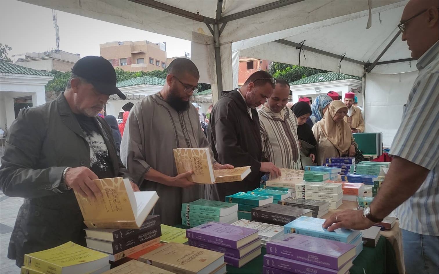 في مشهد جمع بين إشعاع الرسالة النبوية ونبل المعرفة، وبين التربية على القيم والانفتاح على ع
