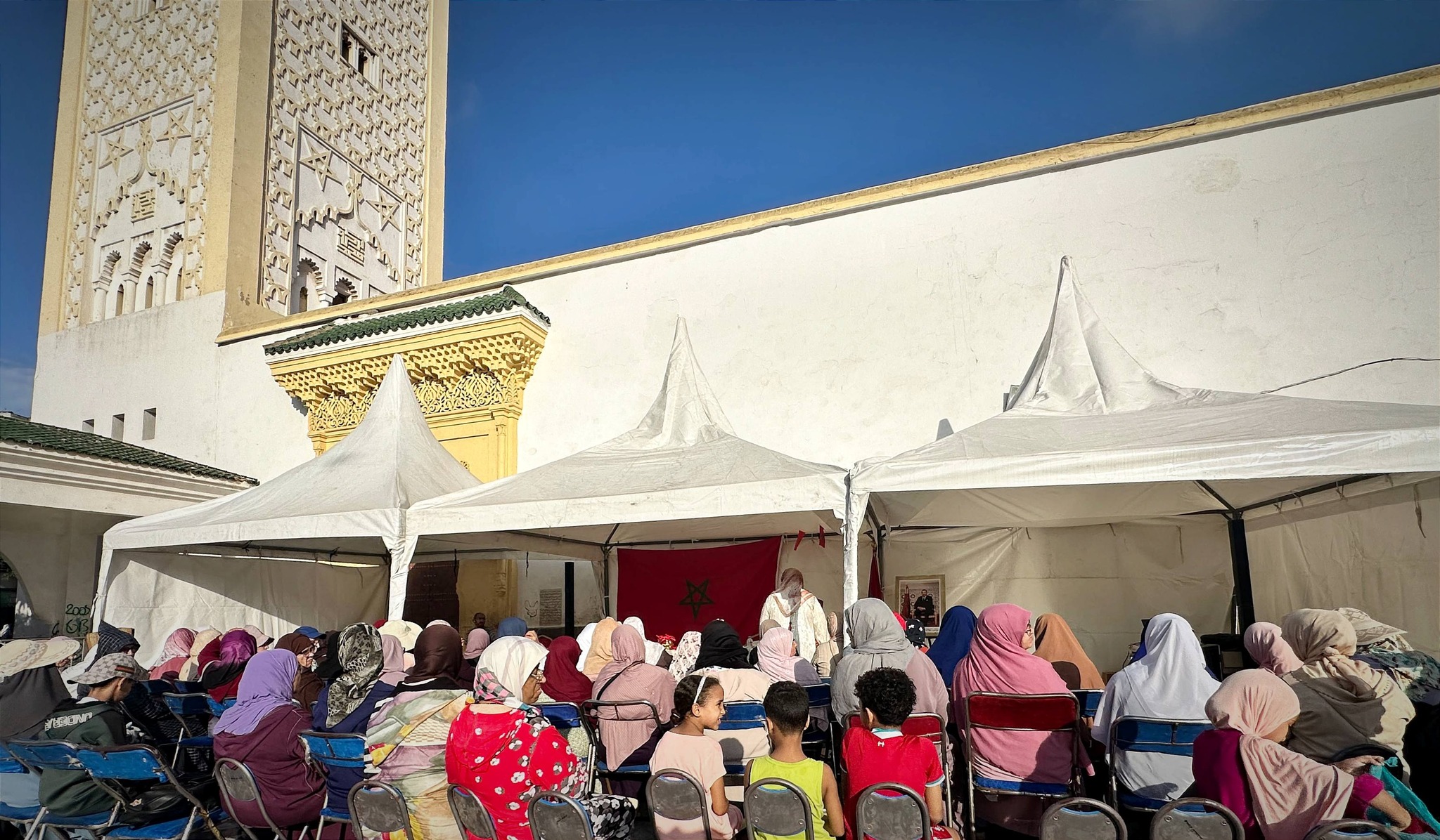 في أجواء يوم الجمعة المبارك، حيث تتعانق نفحات الإيمان مع معاني الاجتماع والتراحم، واصلت ال